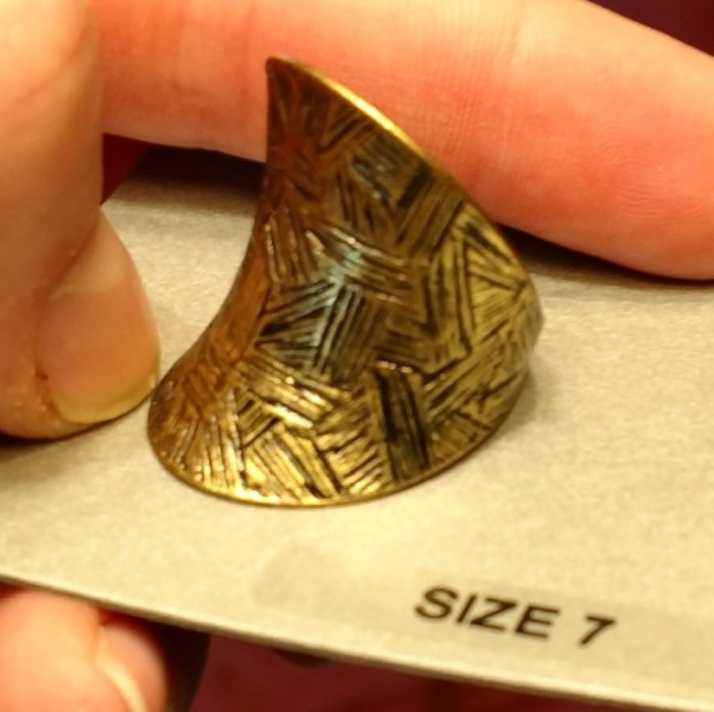 Modern Ring w/ Crosshatching